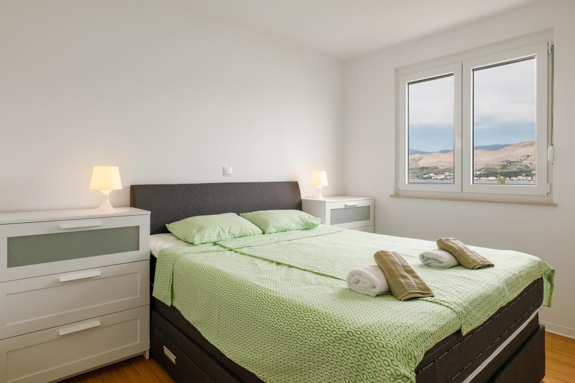 Apartment New With Sea View *