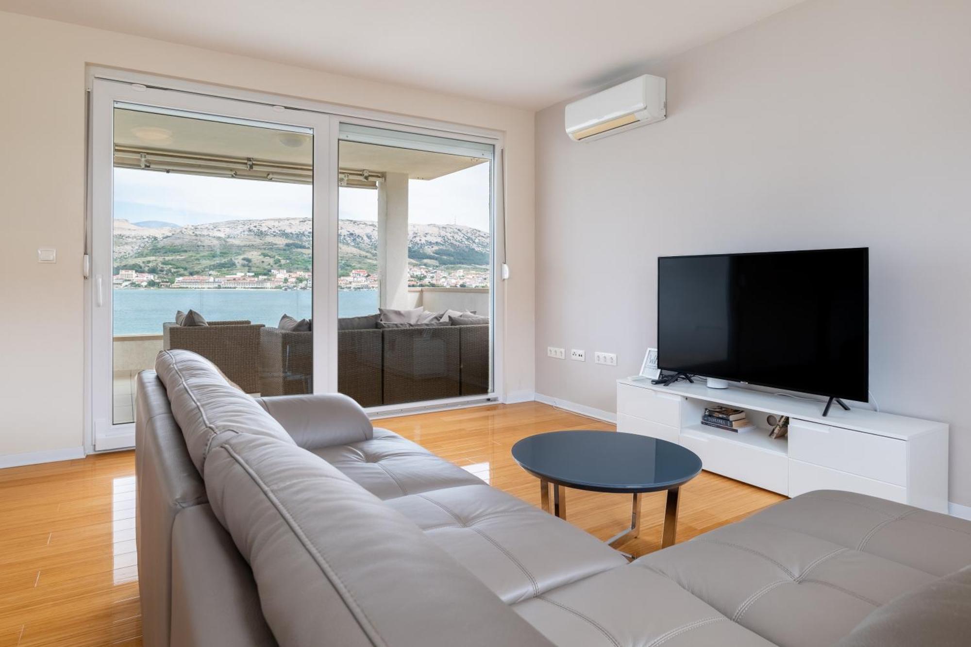 Apartment New With Sea View Pag Town