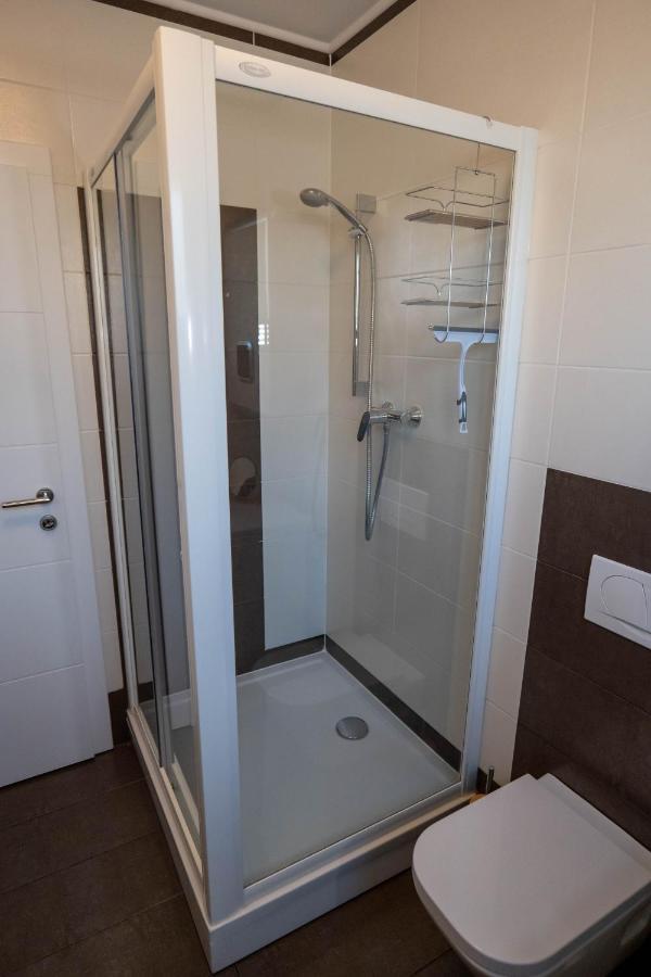 Apartman New With Sea View Pag Town