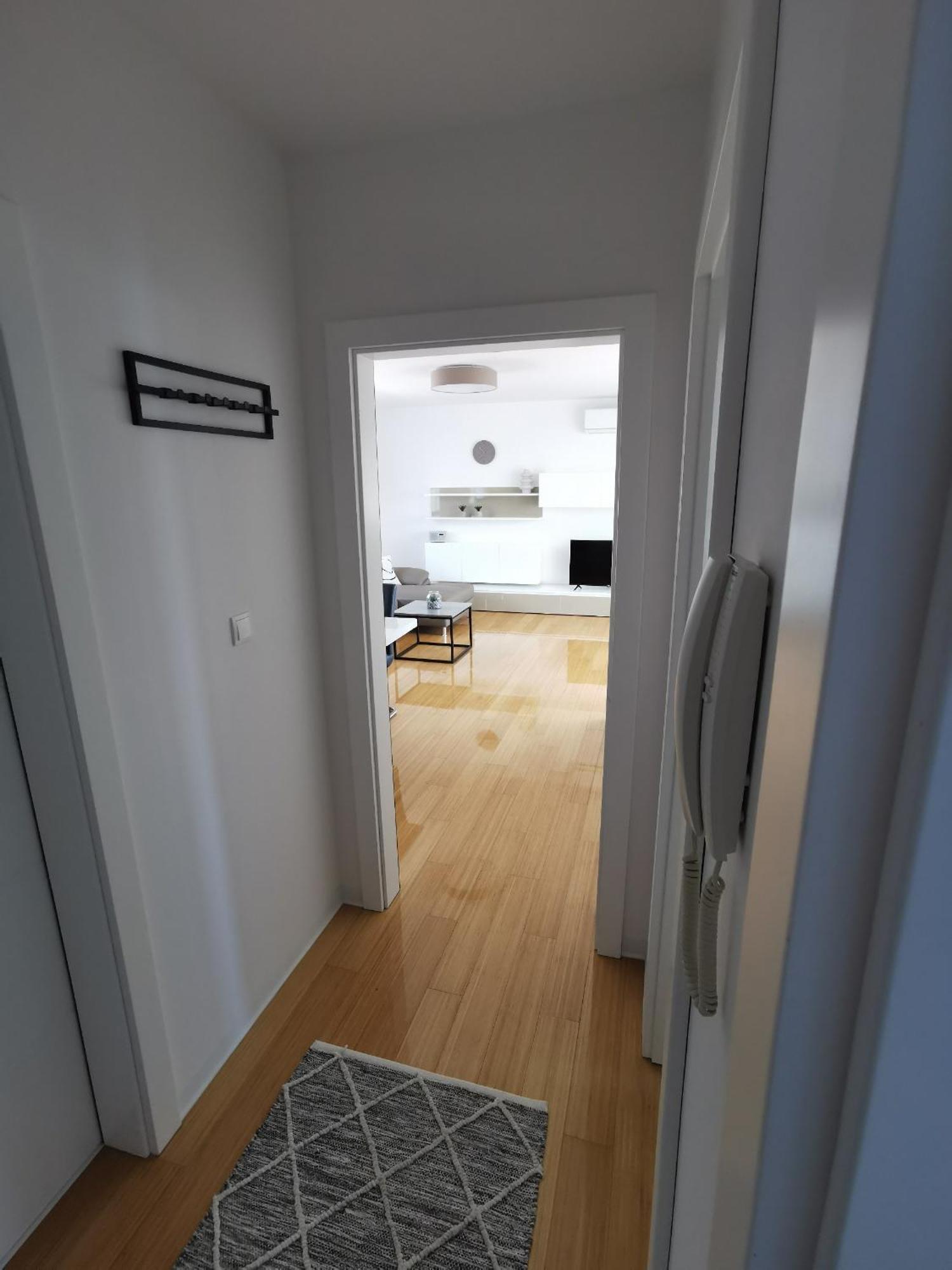 New With Sea View Apartman